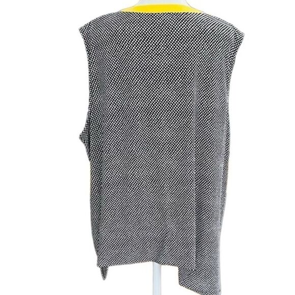 JONES STUDIO yellow/white/black patterned sleeveless top size 2X. - Picture 3 of 7
